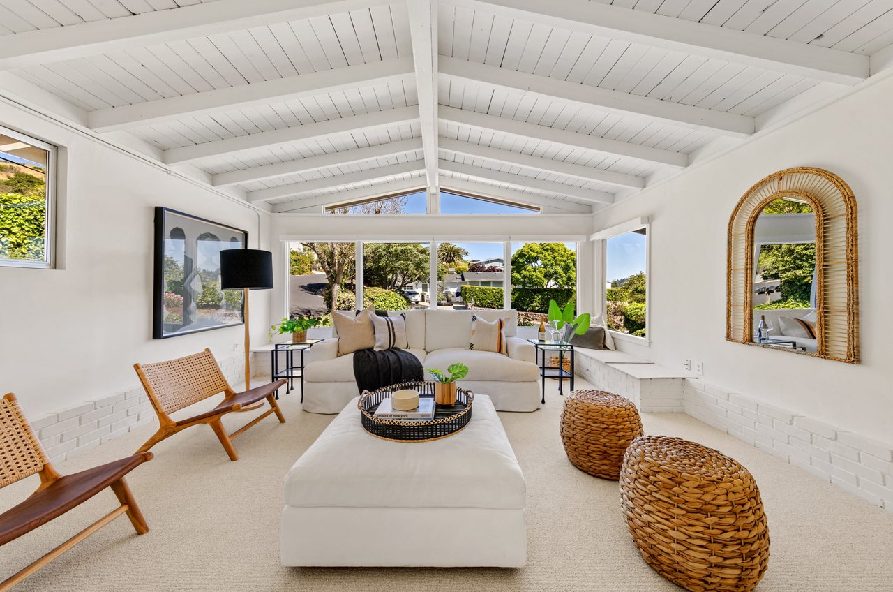 Inviting One Story Home on a Cul-De-Sac