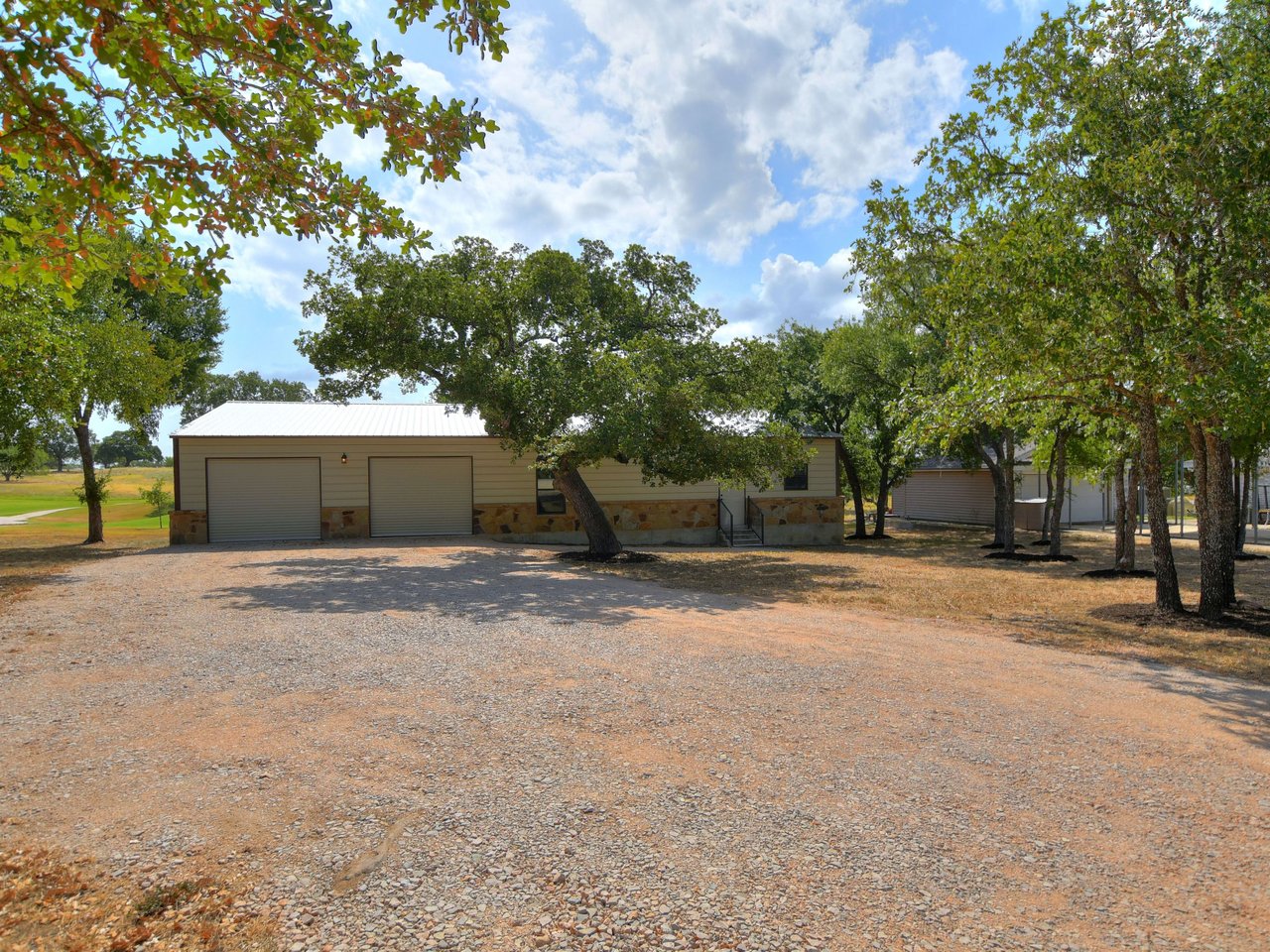 1138 Skyline Dr