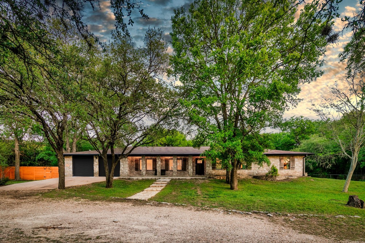 Updated, unrestricted Hillcountry Gem nestled in the Live Oak Trees