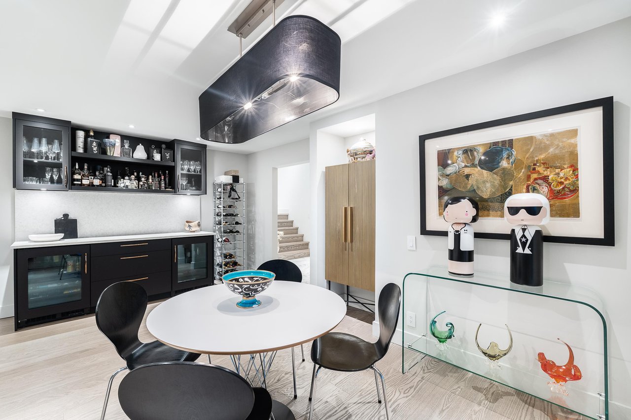 6242 St. Georges Cres