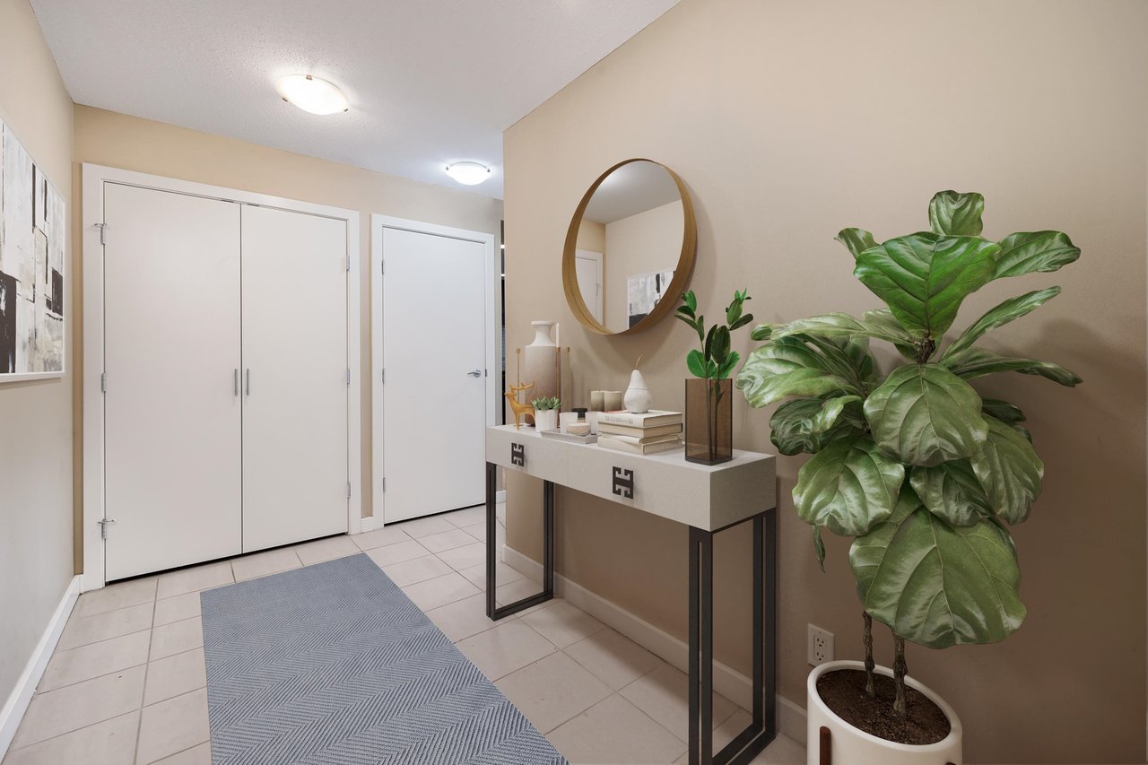 1903-455 Beach Cres
