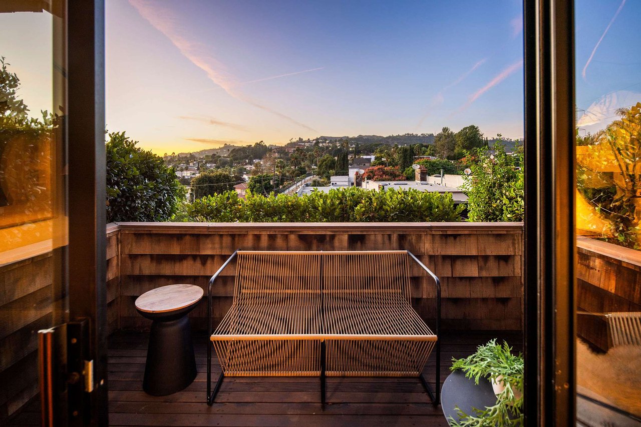 Rare Silverlake Townhome by Architect Robert Lee, 1982