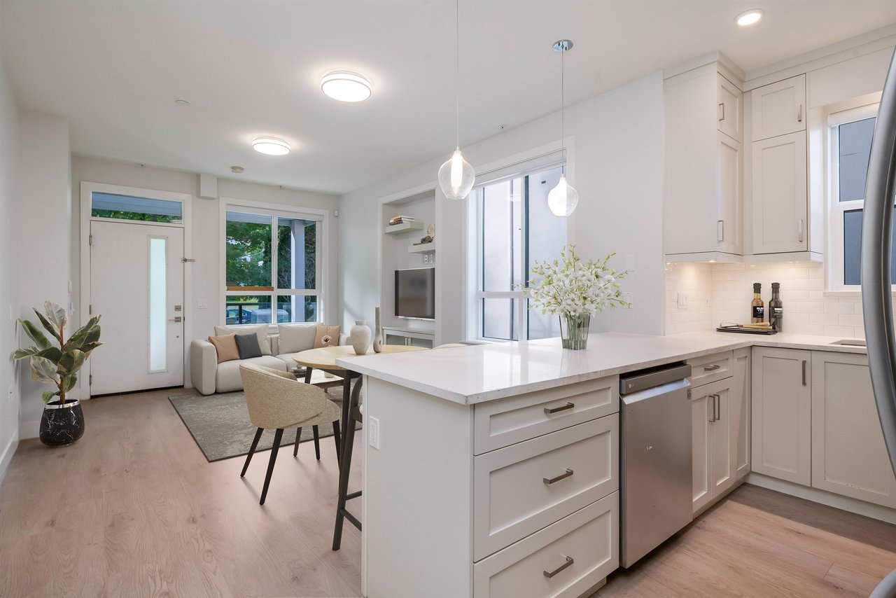 3-2717 Horley St