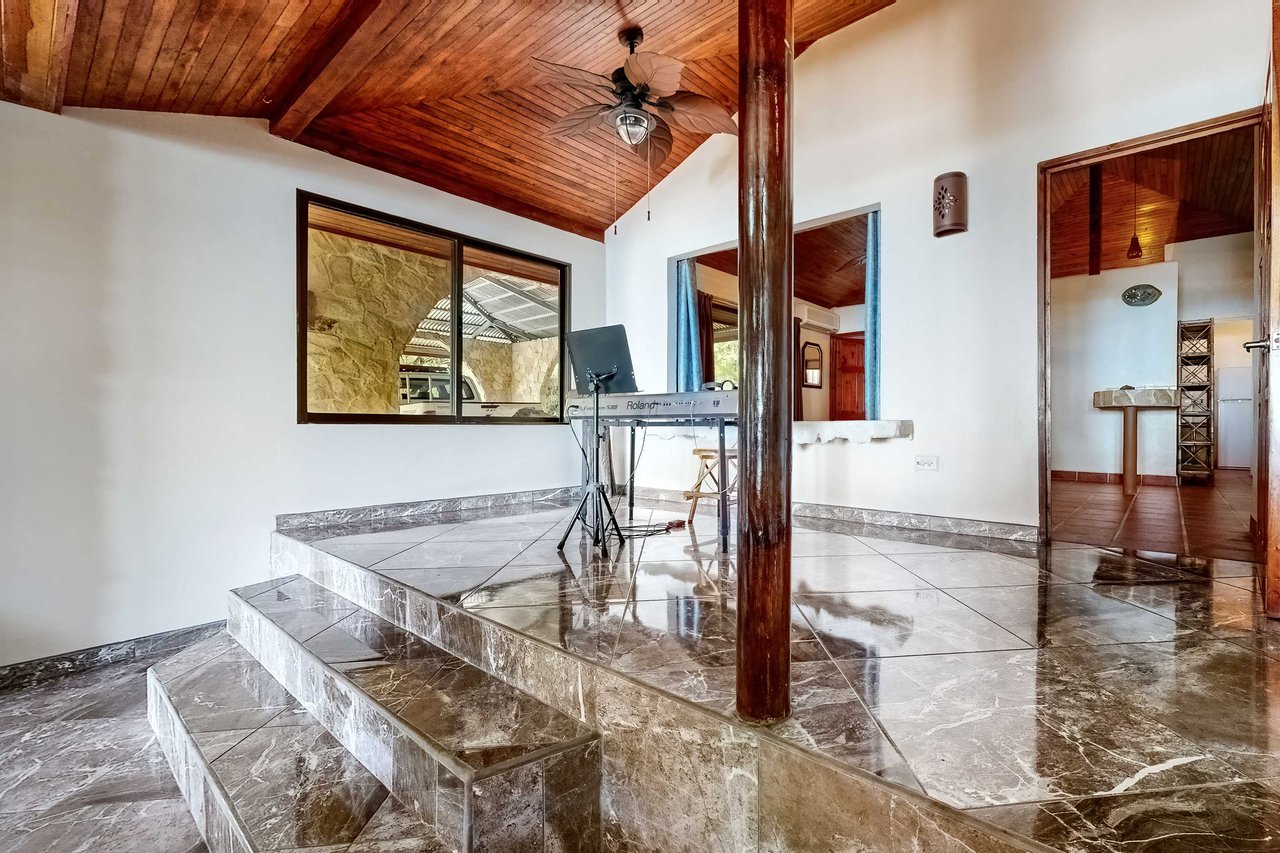 Castillo Puesta del Sol, Escalares - Private 5-Acre Property with Spectacular Ocean View