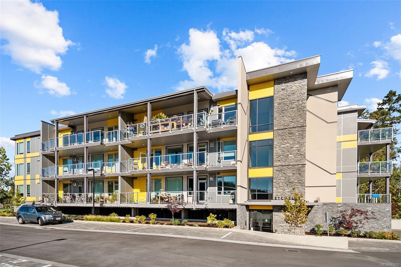 405-10660 McDonald Park Rd, North Saanich