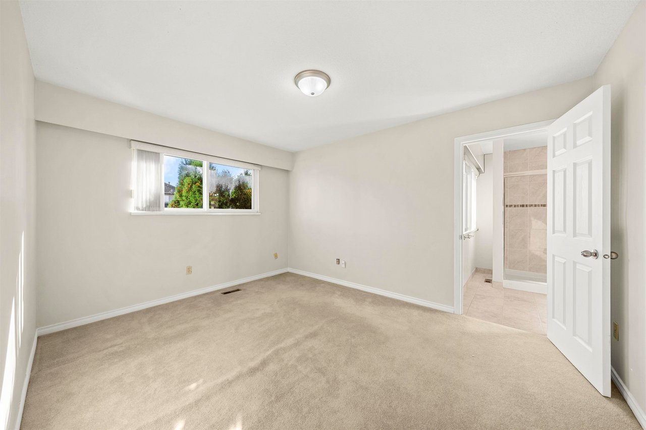 12178 97 Ave