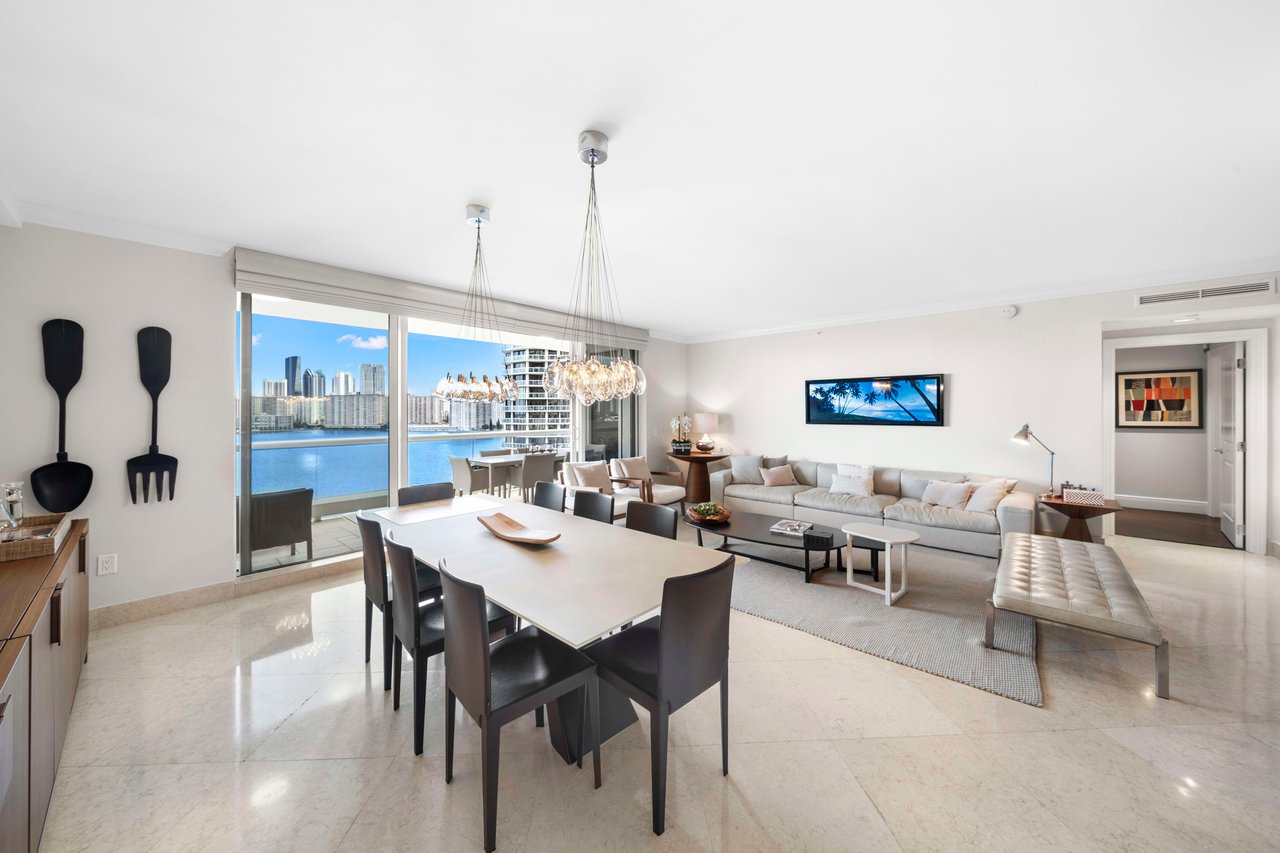 6000 Island Blvd Unit: 1007