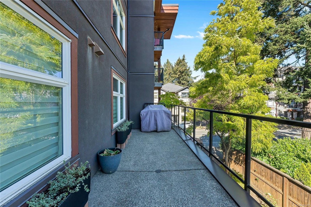 204-2717 Peatt Rd