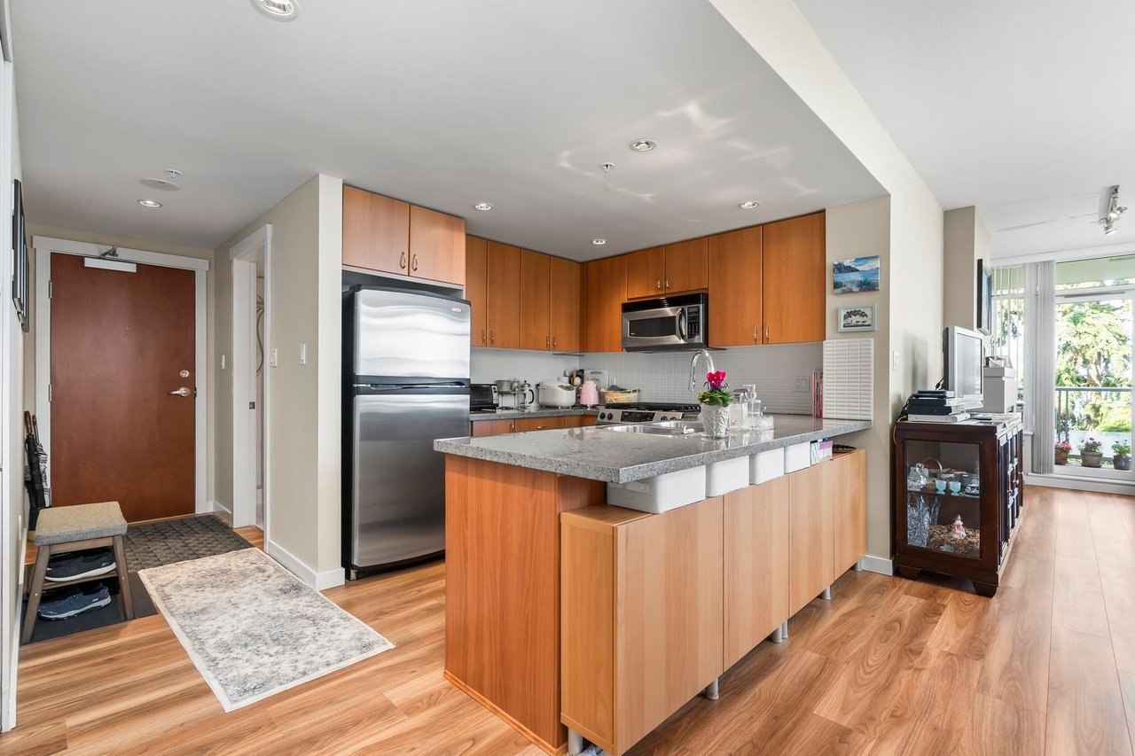 710-9266 University Cres