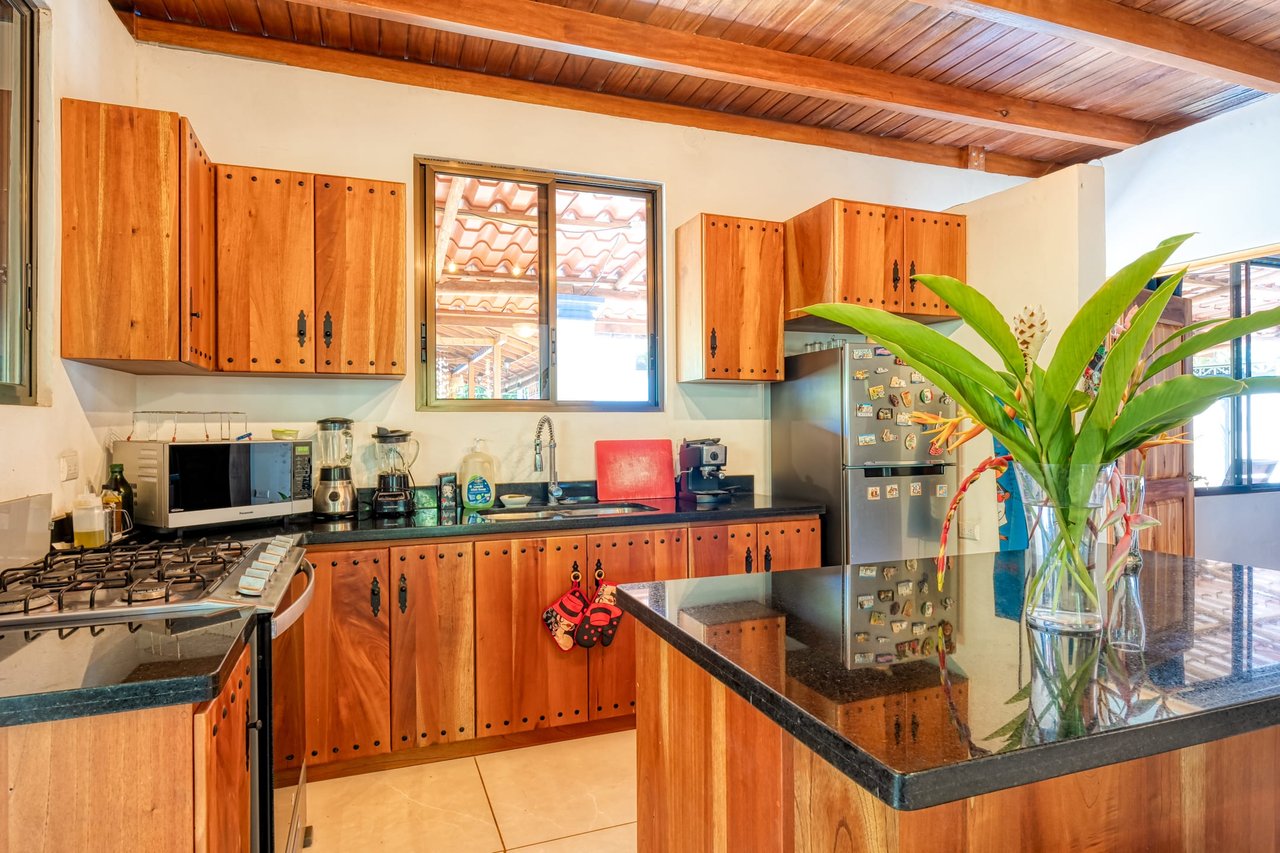 House, Villas and Restaurant on a great location in Uvita