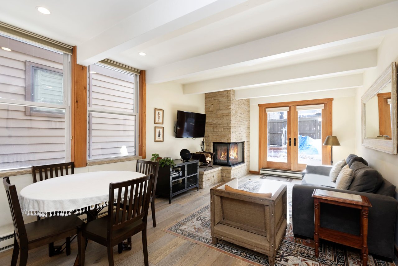 801 E Hopkins Avenue Unit: 1