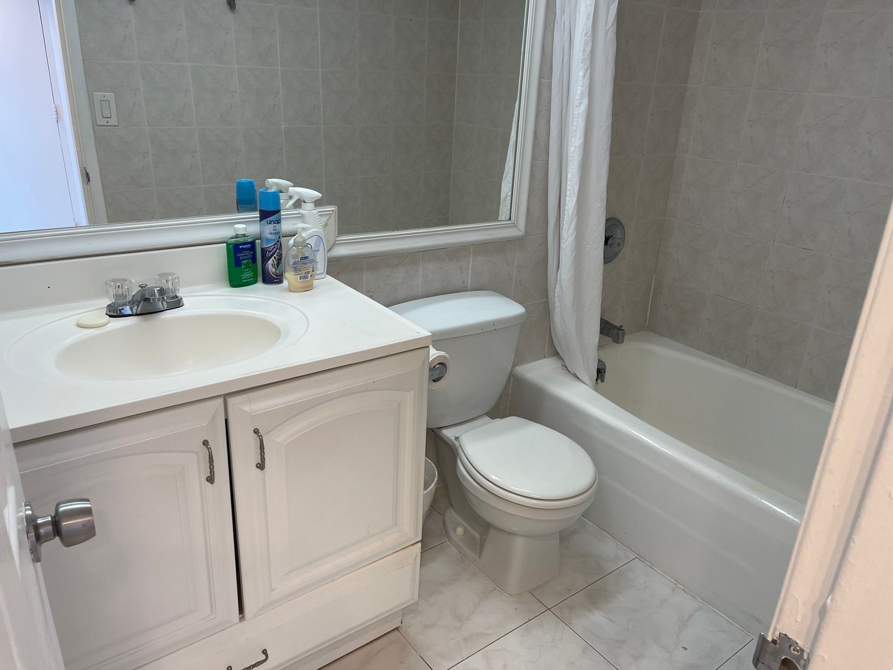 5445 Collins Ave #1718