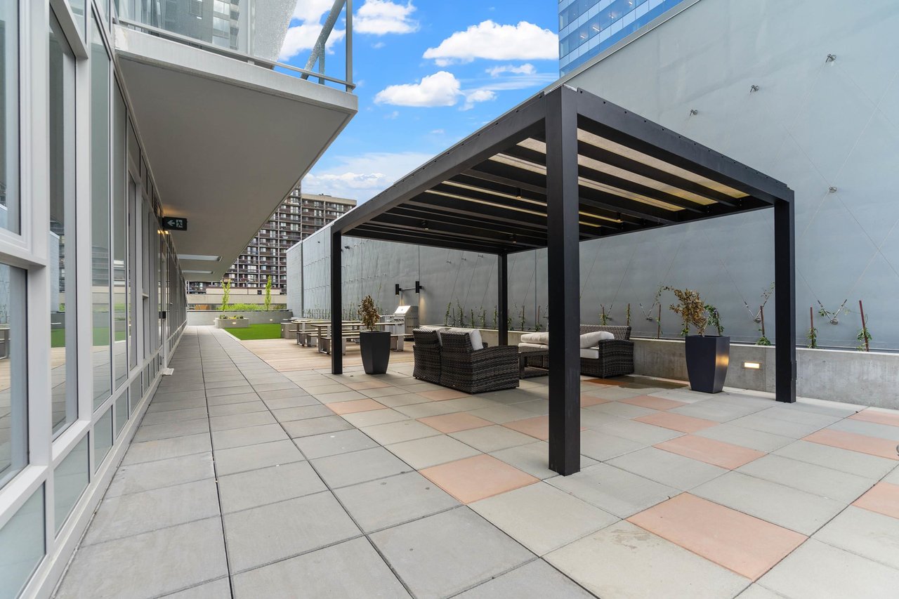 1701-13615 Fraser Hwy