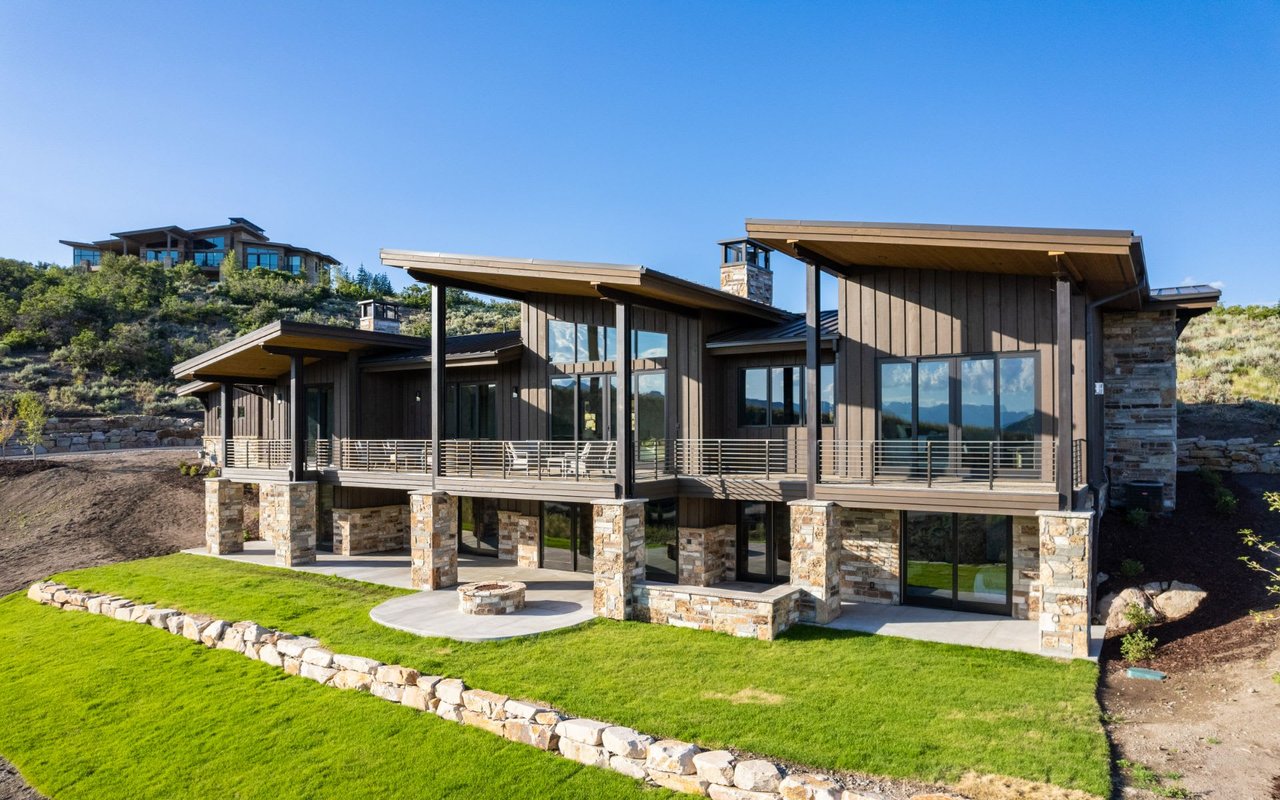 9448 N Sleeping Rock Cir