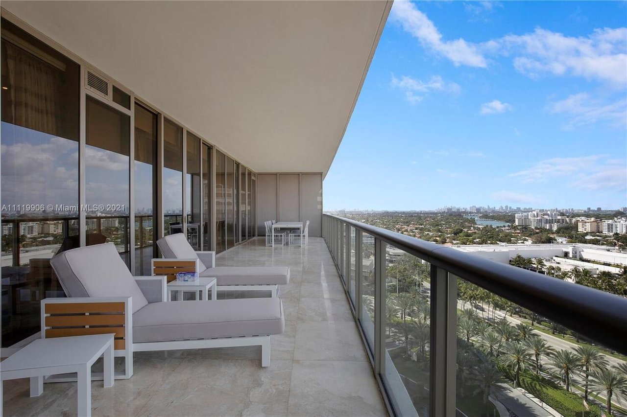 9705 Collins Ave, #1403N