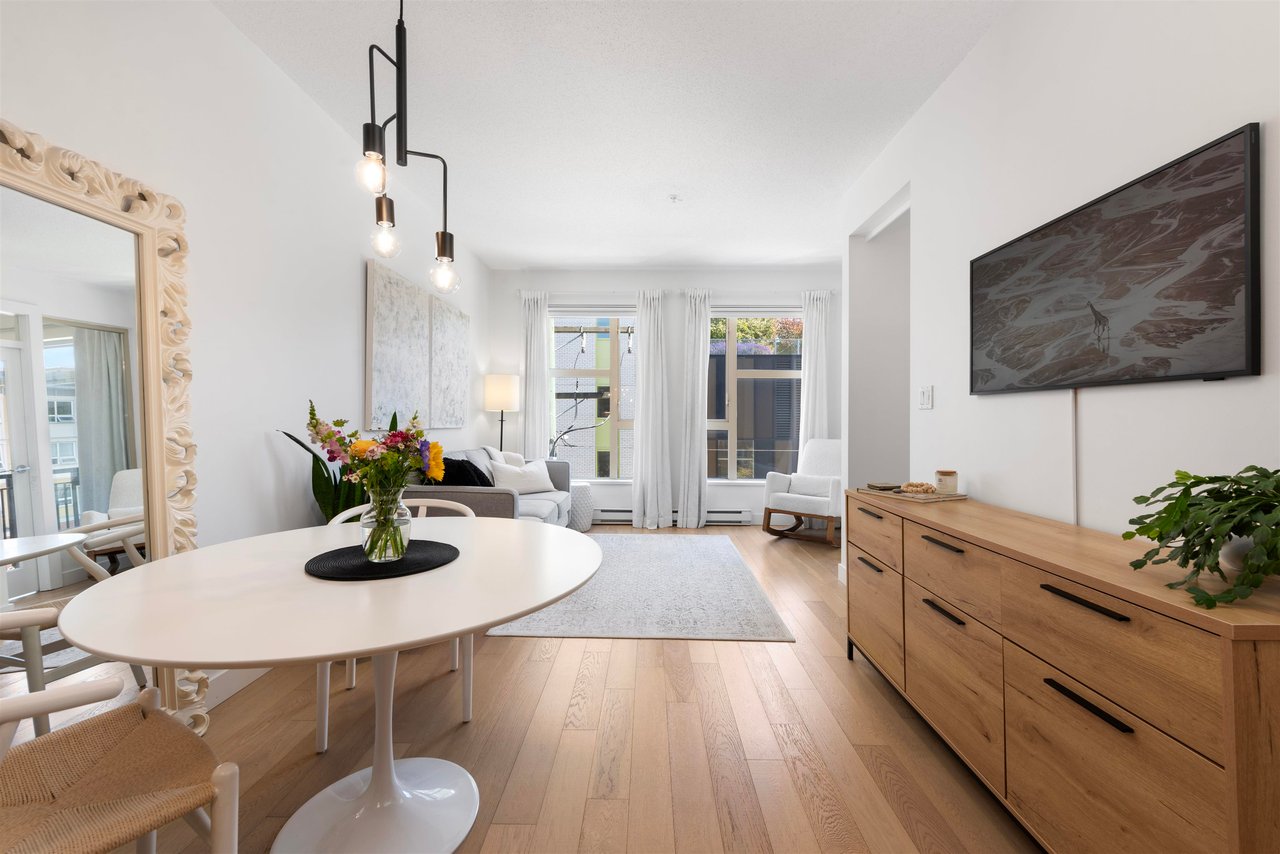 312-205 E 10th Ave