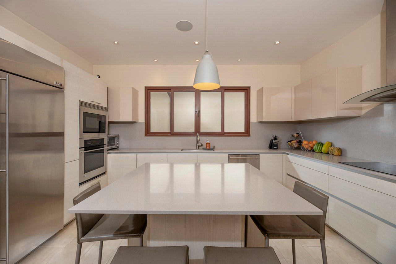 Cerro Real Panoramic Family Home, Escazu, San Jose