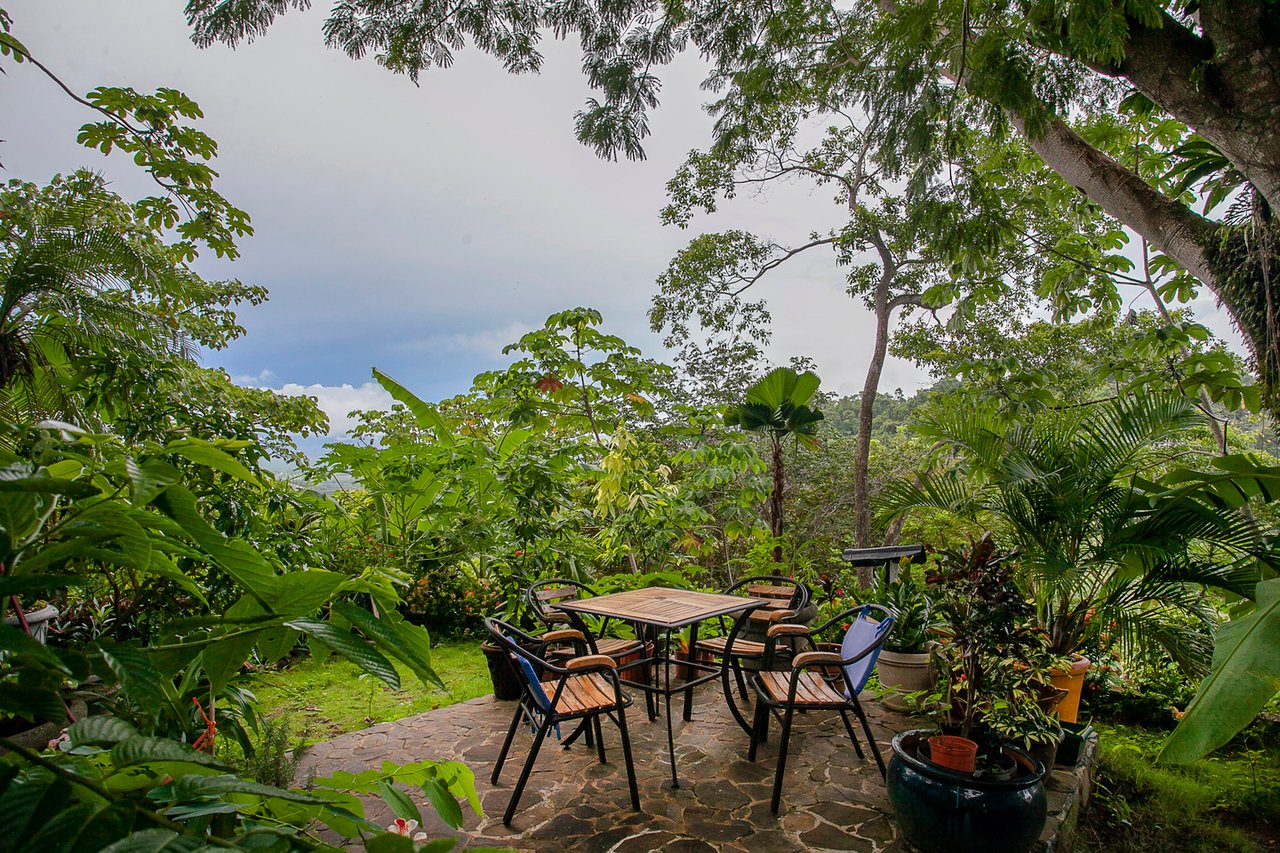 Solar Powered Hilltop Estate, Manuel Antonio, Puntarenas