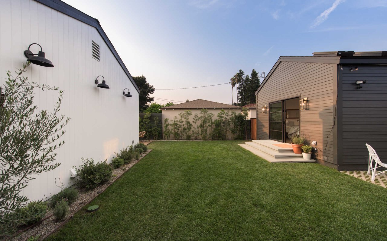 4405 Campbell DR