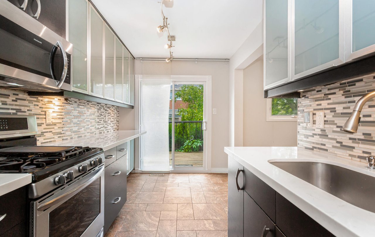 1308 Valerie Cres