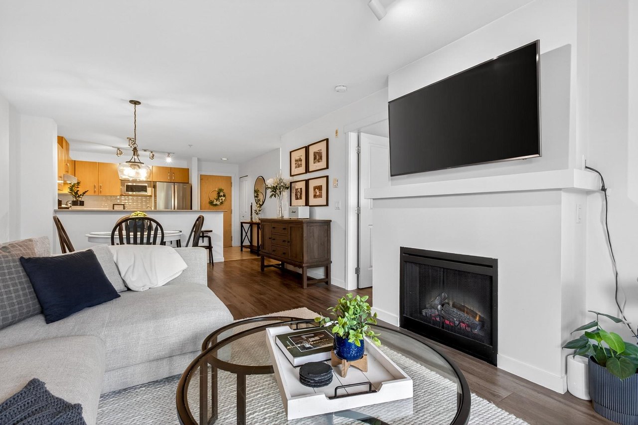 207-500 Klahanie Drive, Port Moody