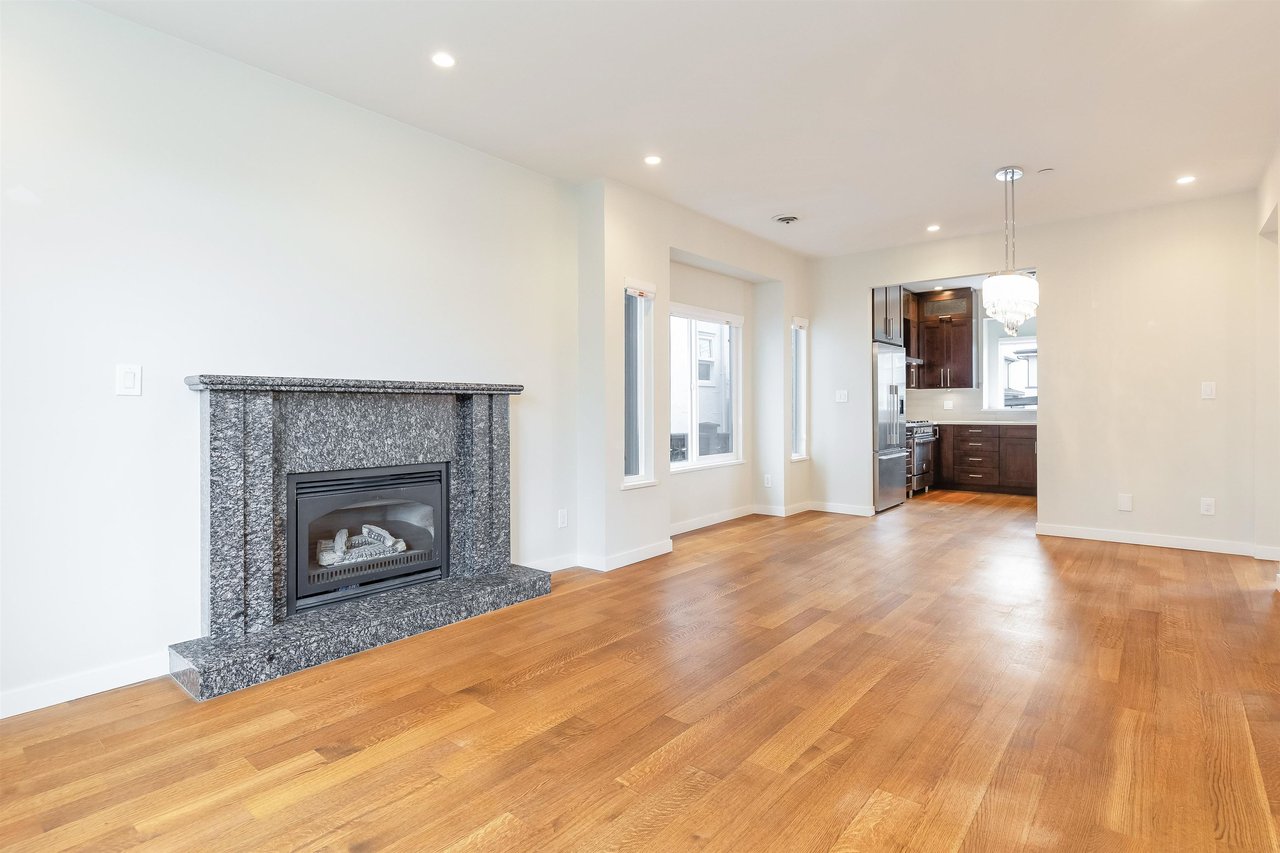 2128 Newport Ave