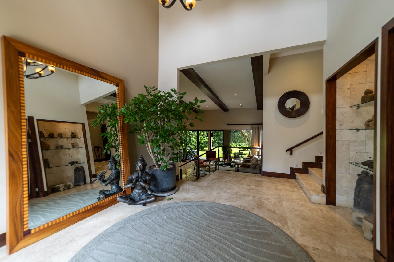 City Family Home, Escazu, San Jose