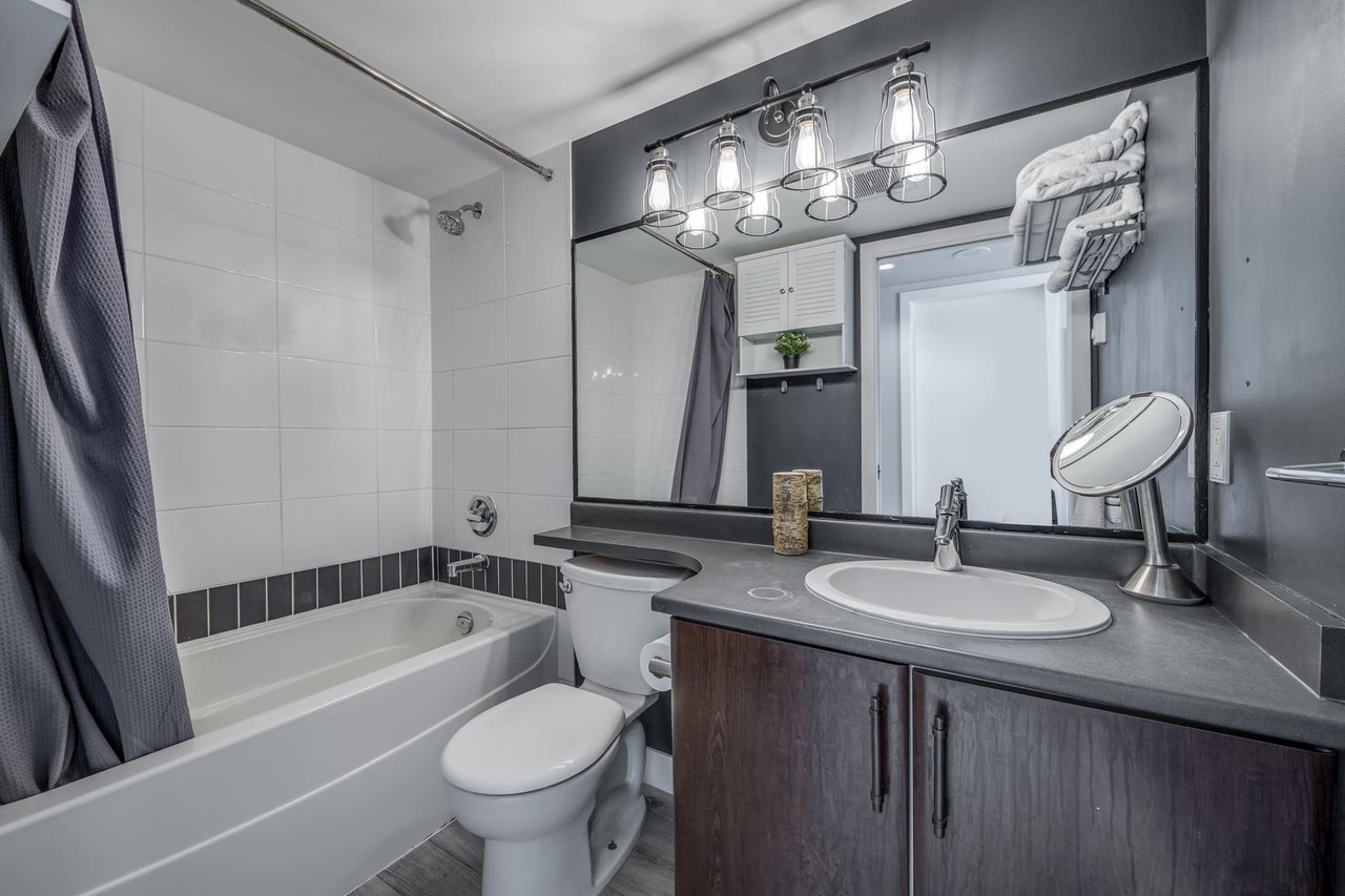 307-688 Abbott St