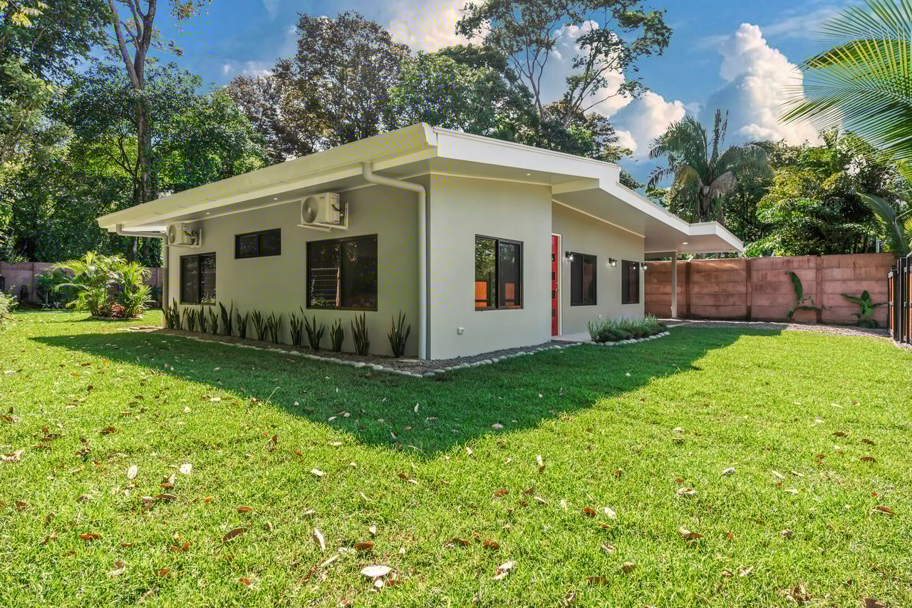 CASA MARINA – CLOSE WALK TO THE BEACH AT PLAYA CHAMAN – 0.14 ACRES