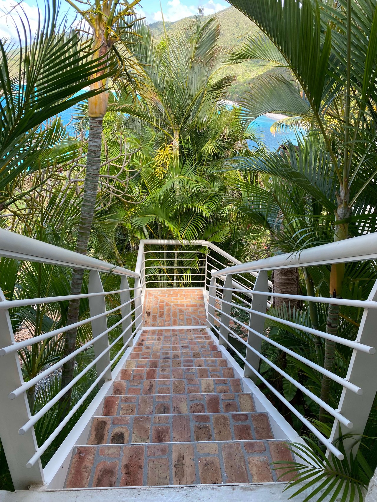 CLIFF HOUSE VILLA