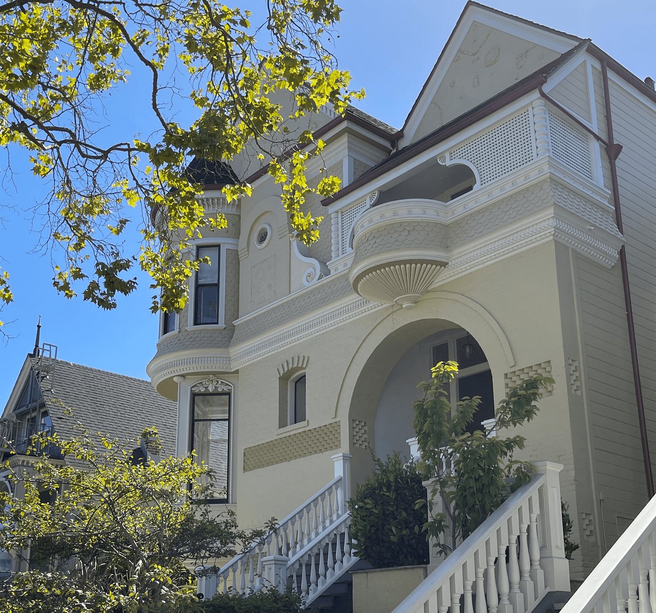 975 Grove