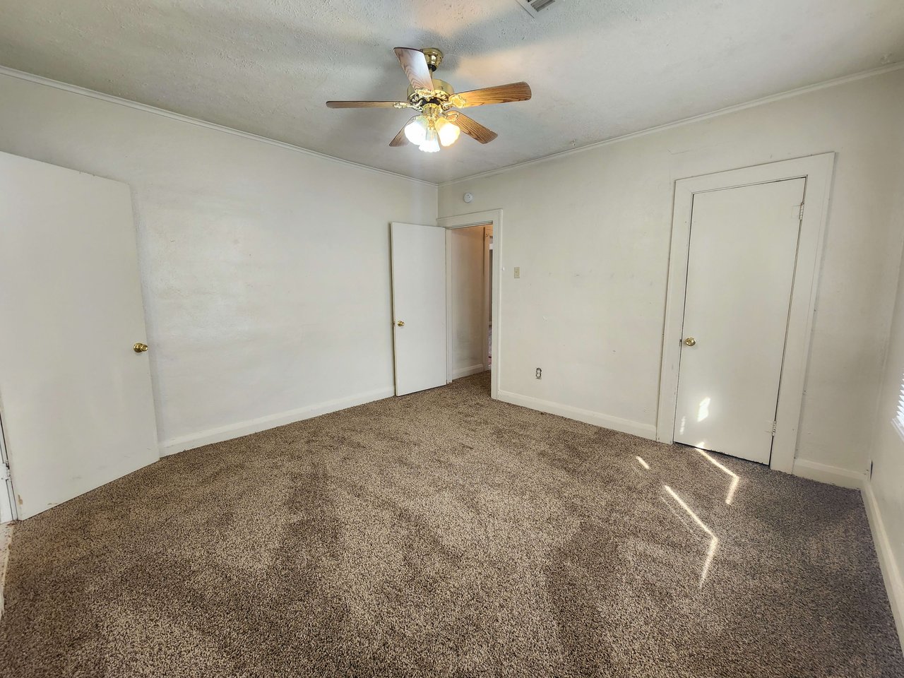 810 N. Market Ave