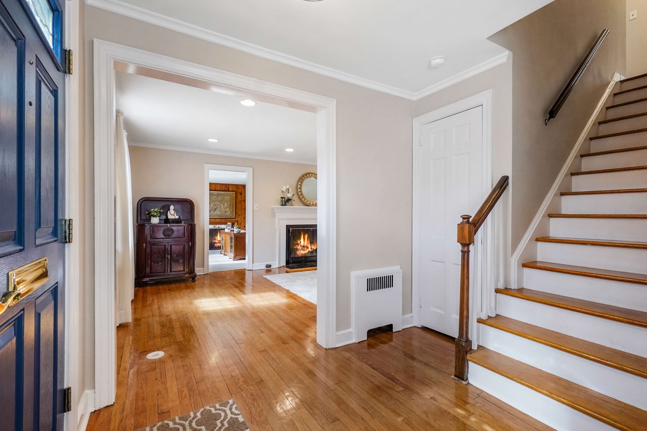 53 Colonial Way
