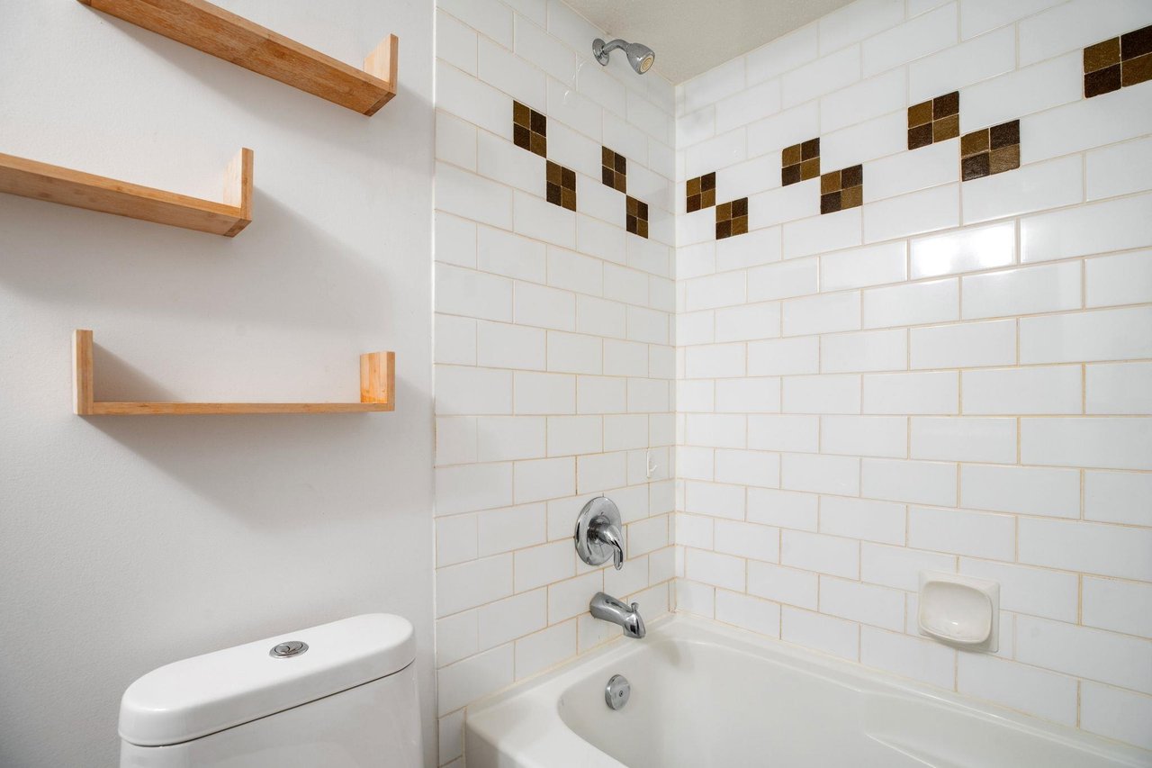 415-10866 City Pkwy
