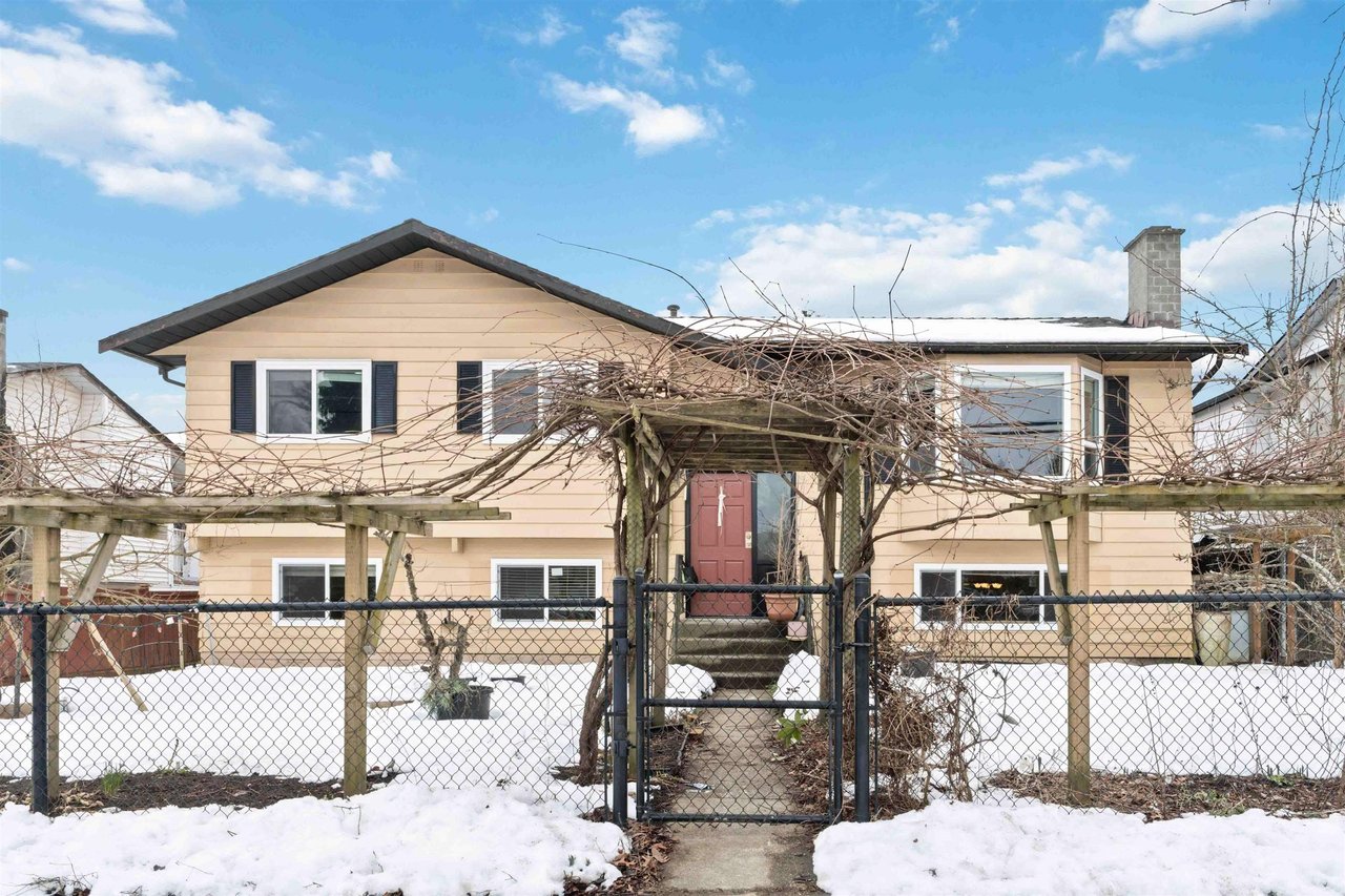 15774 96 Ave