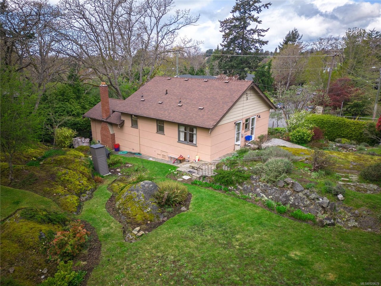 563 Foul Bay Rd