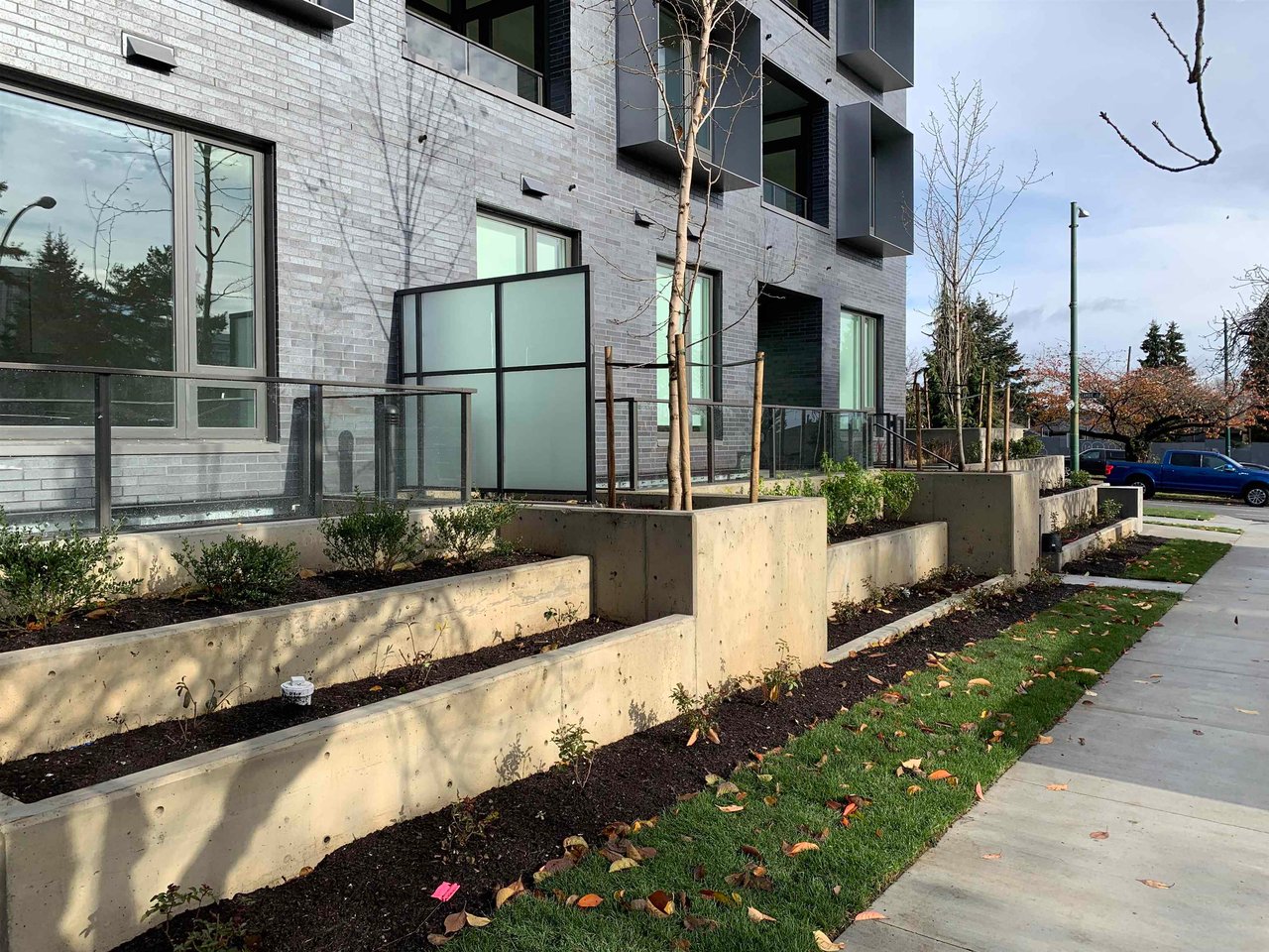 403-7777 Cambie St