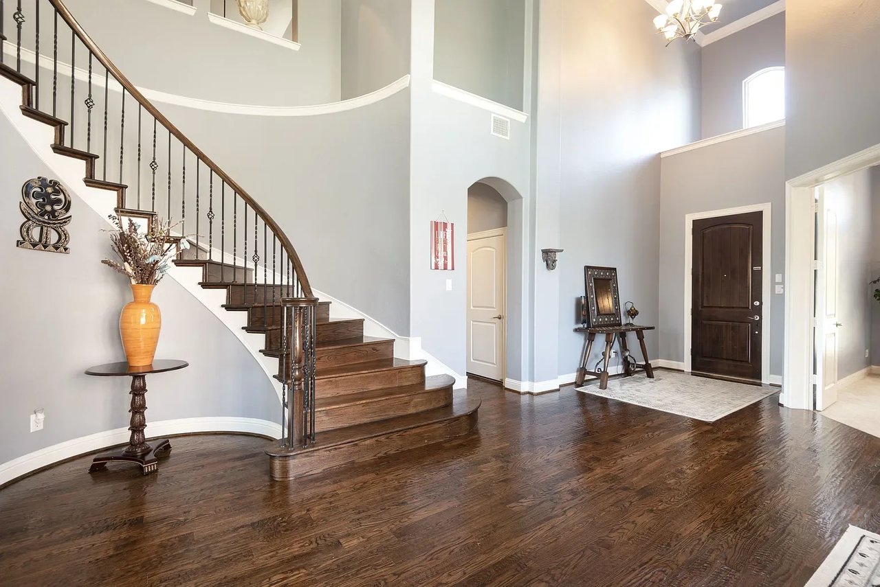 2296 Middle Town Ct