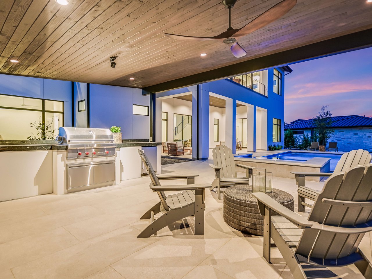 Alluring Amarra Masterpiece