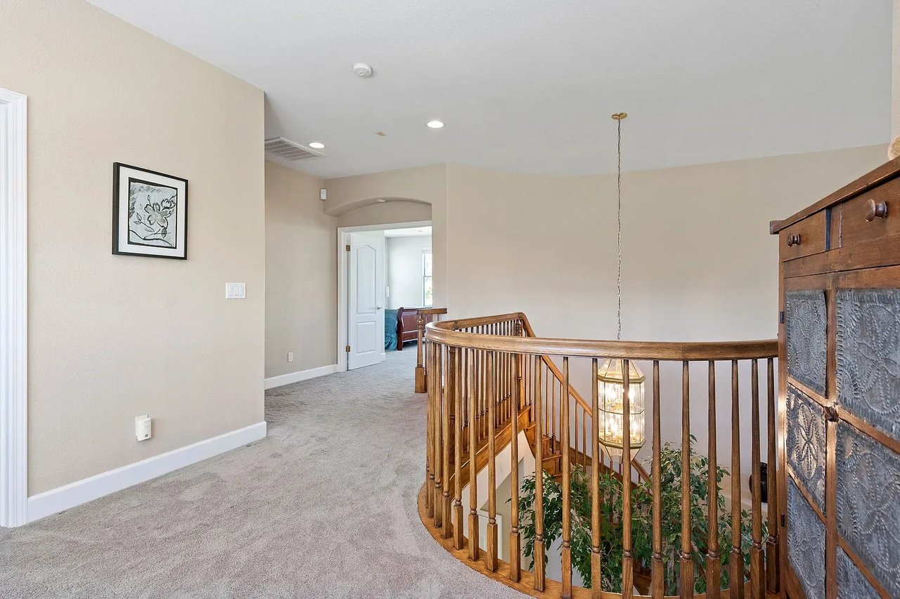 3800 Venus Ct