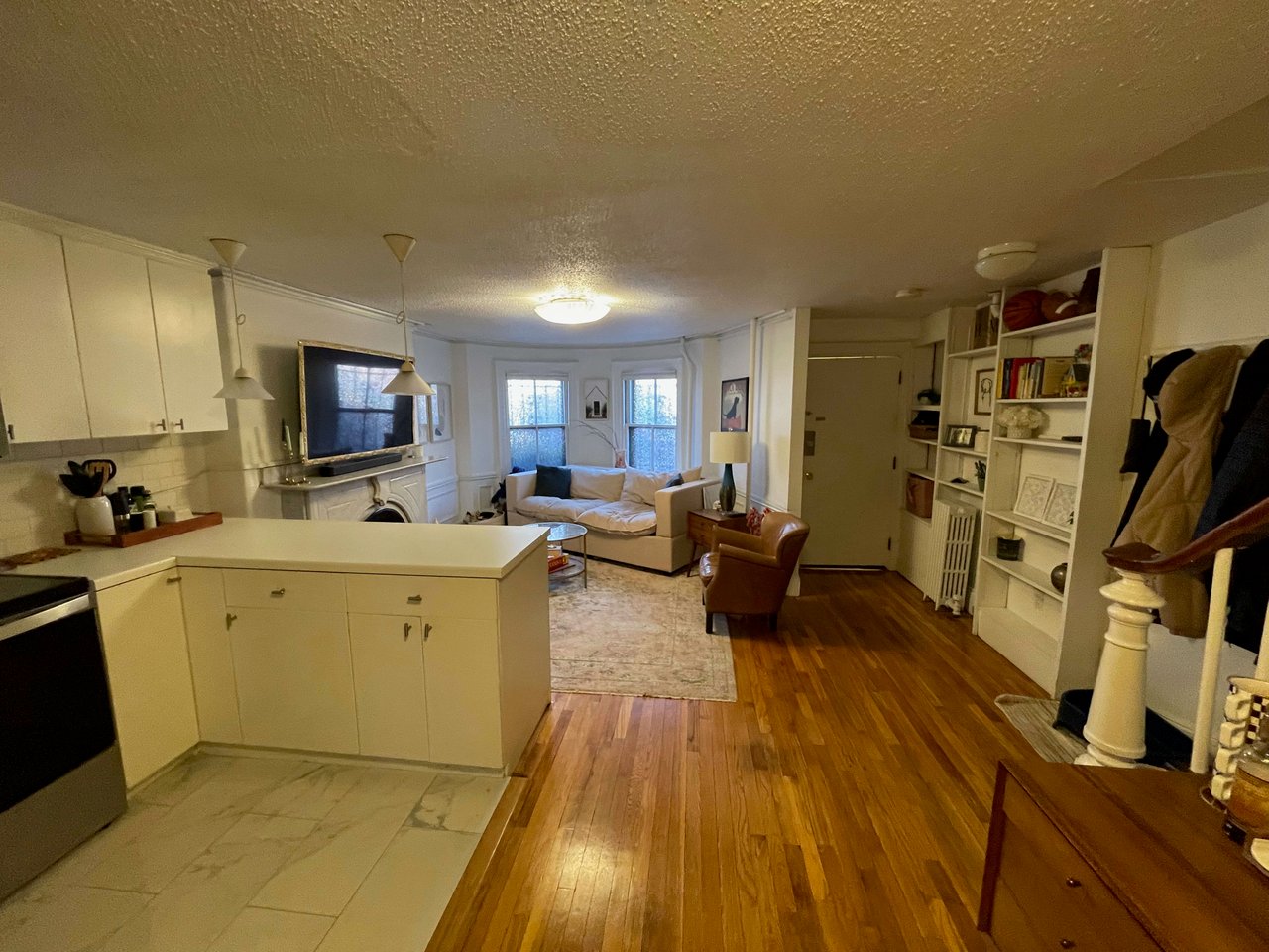 JULY - Appleton Street 2 bed 2 bath w. Private Patio & Laundry - Pets Negotiable!  HEAT AND HW incl! 