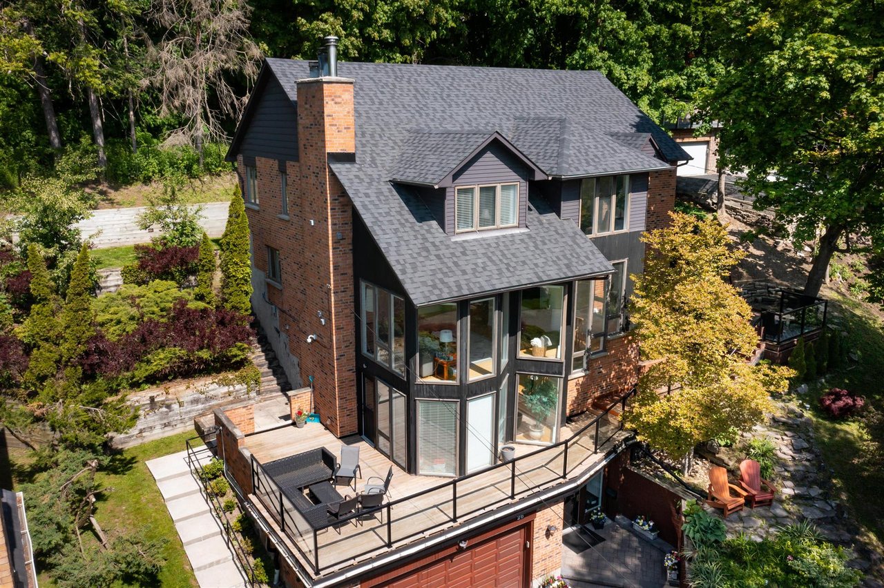 26 Bethune Blvd