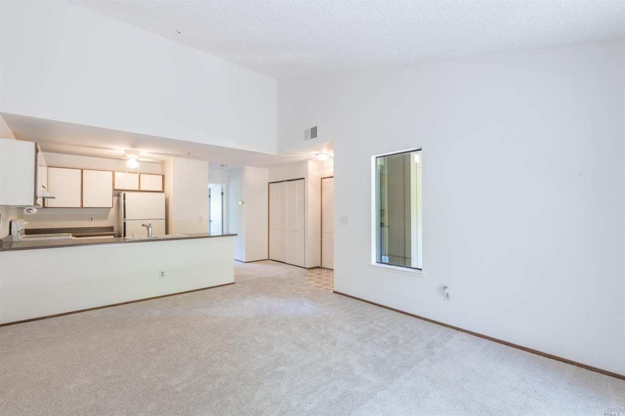 69 Creek Ct