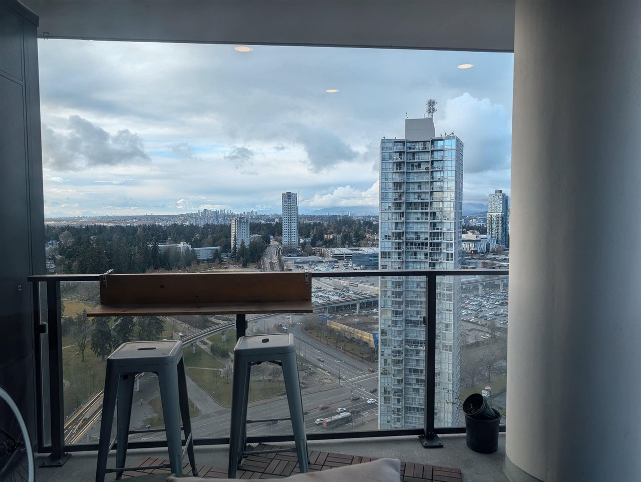 2804-9887 Whalley Blvd