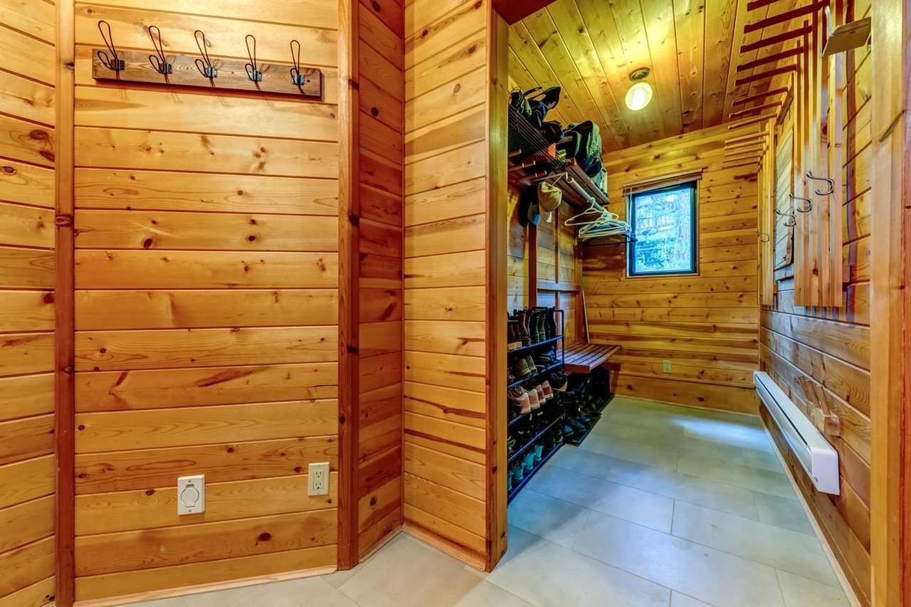 8248 Alpine Wy