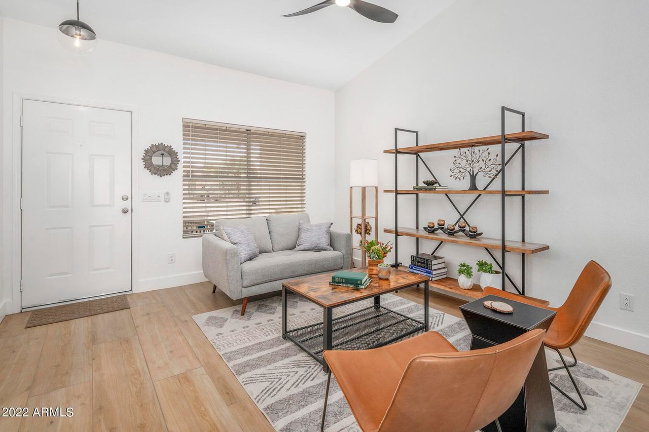 3526 E Utopia Rd