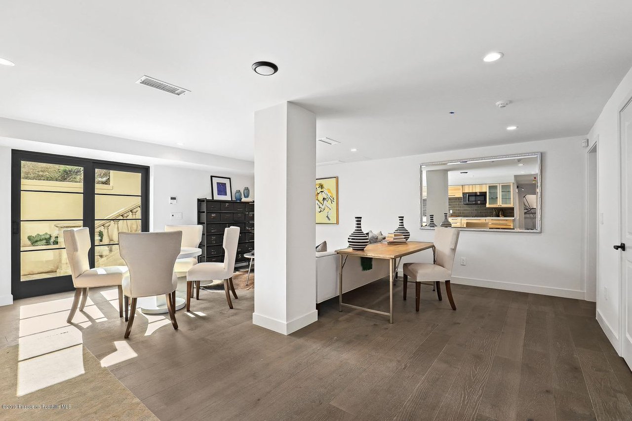 565 Paulette Pl
