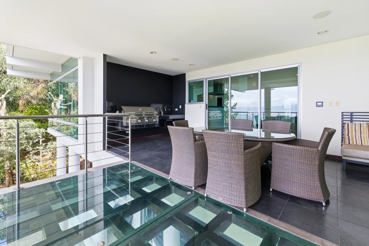 Panoramic Valley Views Retreat, Santa Ana, San Jose