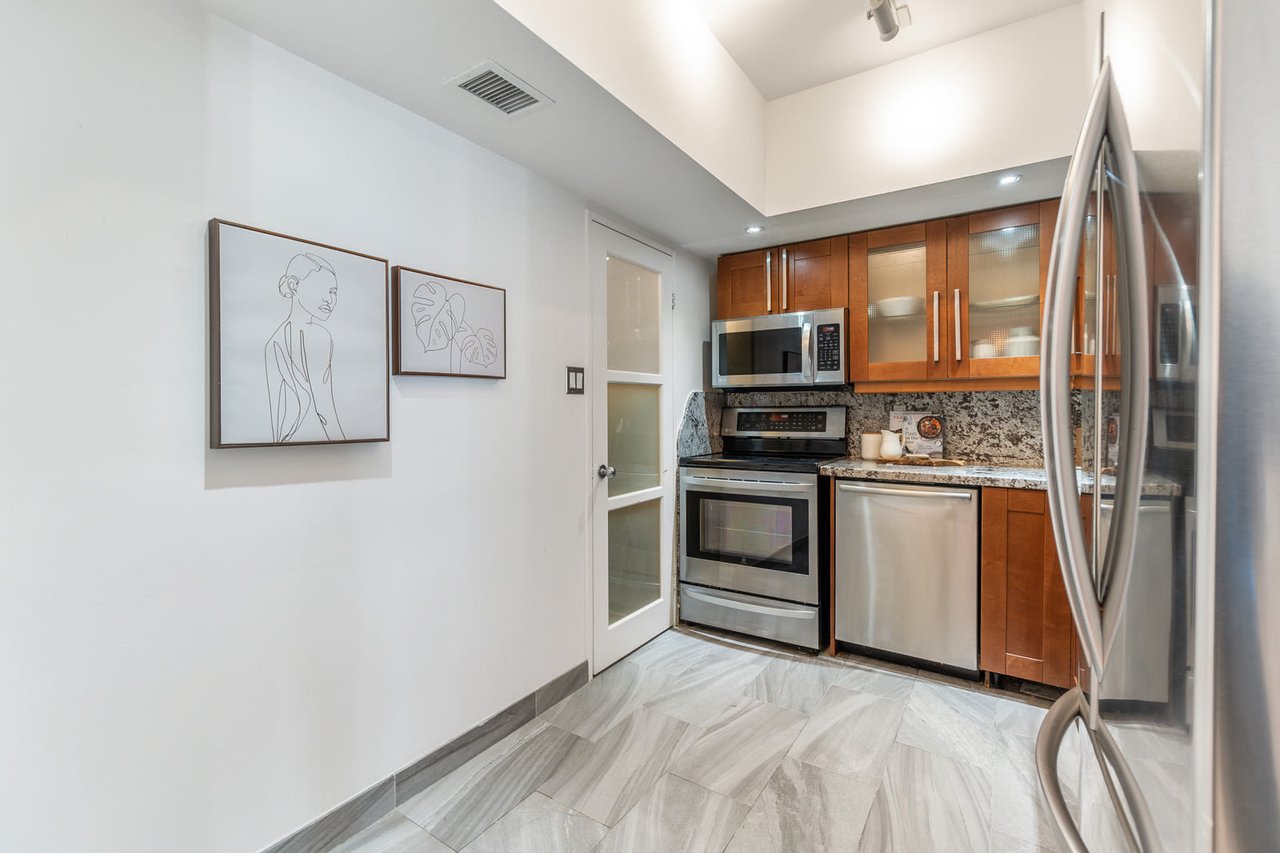 909-65 Scadding Ave