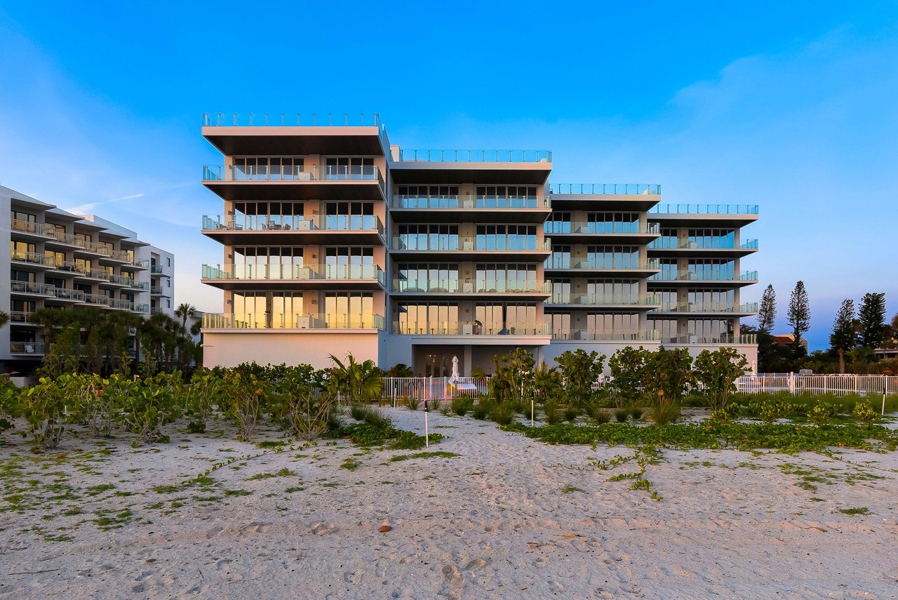 4651 GULF OF MEXICO DR #102